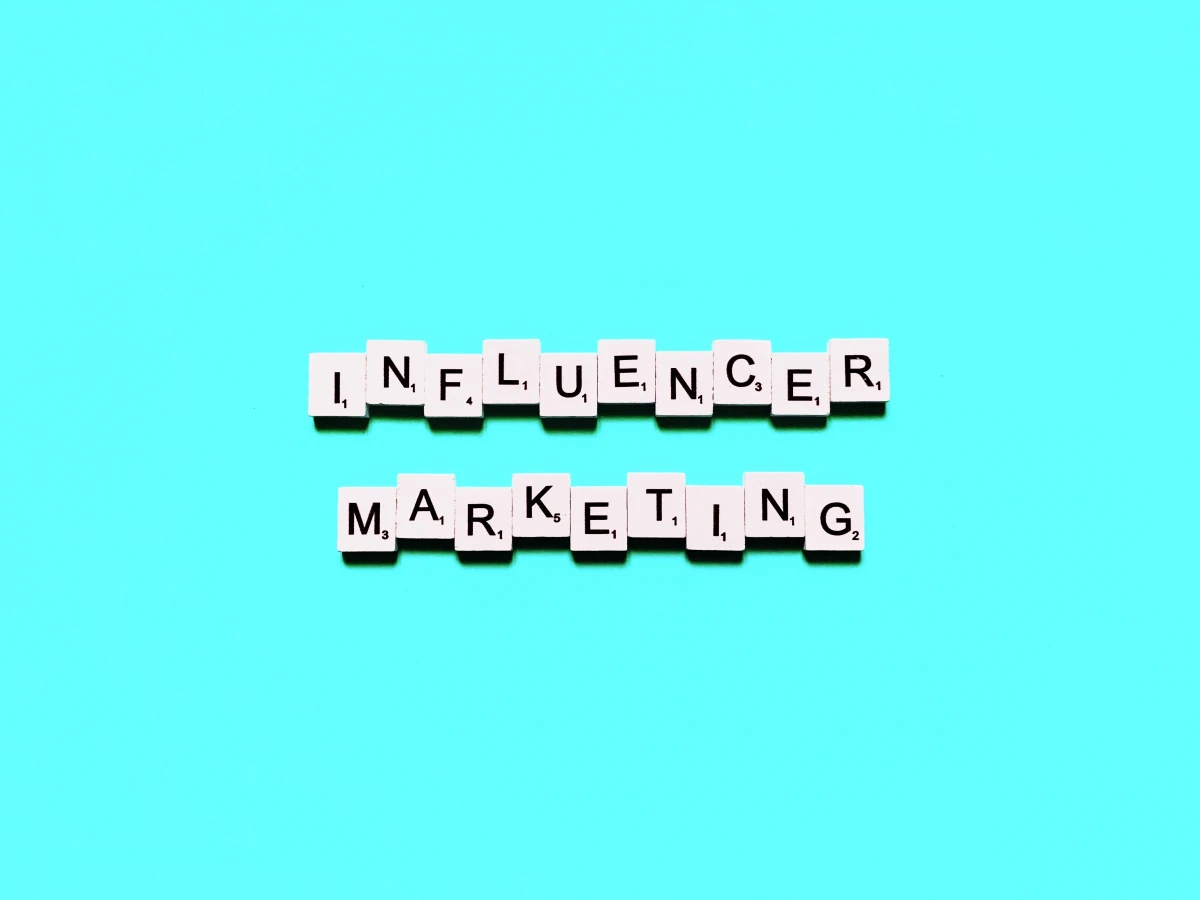 Découvrez les meilleures plateformes pour trouver des influenceurs : le guide complet